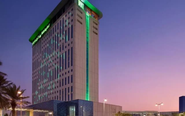 Отель Holiday Inn & Suites - Dubai Festival City by IHG