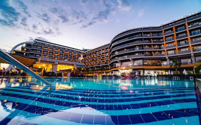 Курортный отель Senza The Inn Resort & Spa