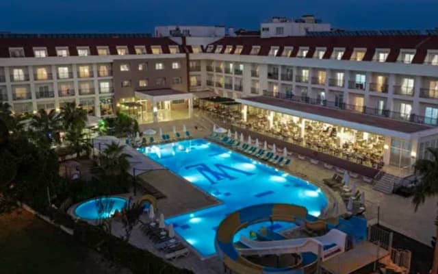 White Lilyum Hotel