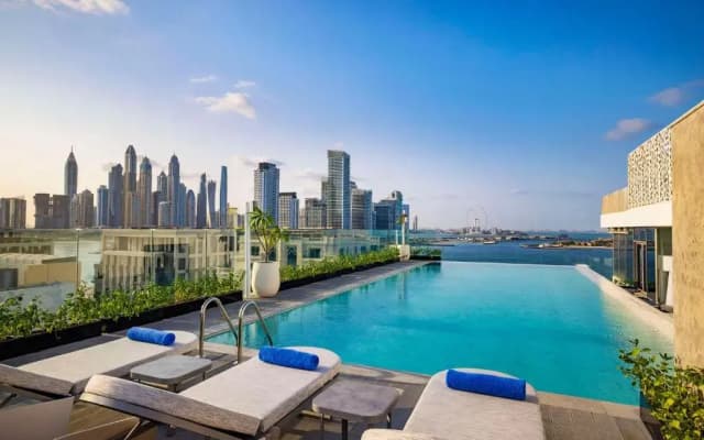 Отель Tumbi Hotel Dubai The Palm, Tapestry Collection by Hilton
