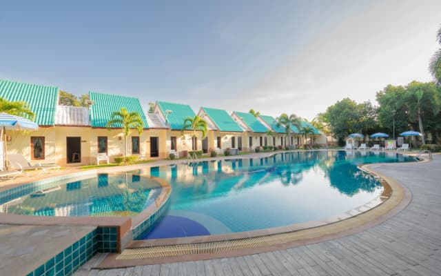 Курортный отель The Green Beach