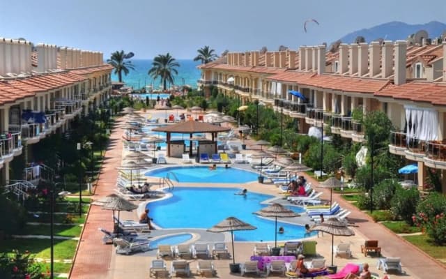 Отель Sunset Beach Club Lebrentals