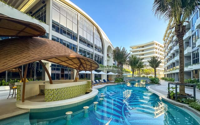 Отель La Green Hotel & Residence Пхукет