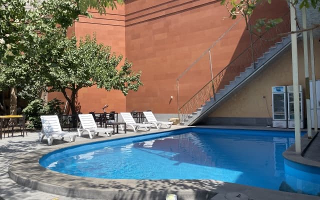 Отель Red Hotel Yerevan