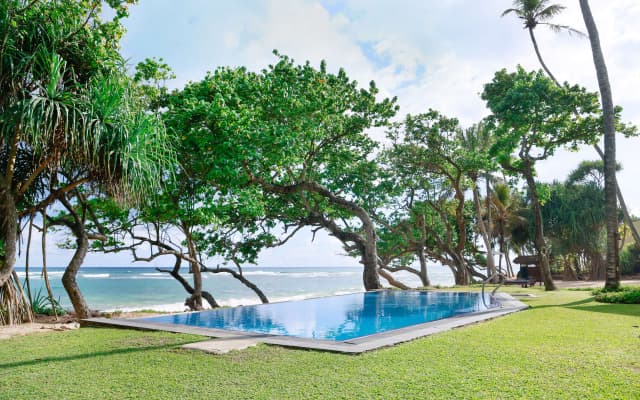 Villa South Point Abbey 4 bedroom beach front
