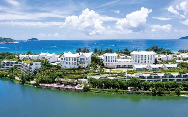Отель Palace Yalong Bay Sanya