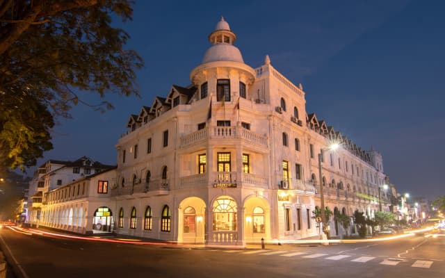 Отель Queens Kandy - 160 Years of Heritage & Luxury