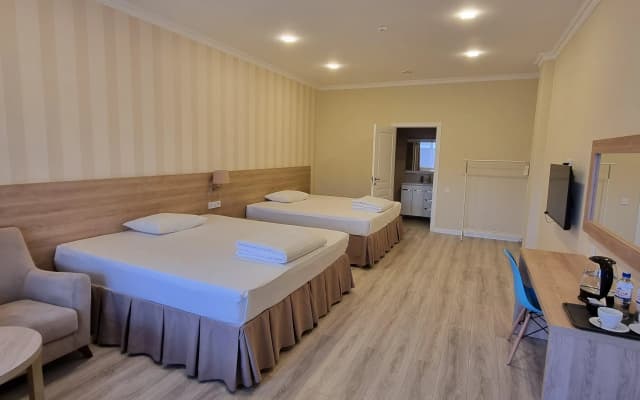 Отель Hotel 6