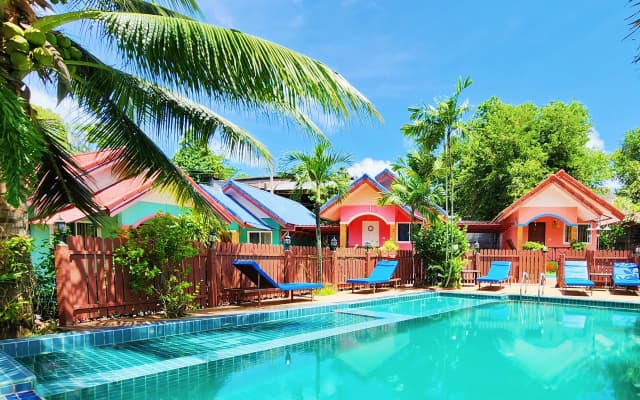 Курортный отель Phaithong Sotel Resort