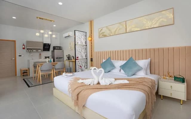 Отель Best Time Pool Suites