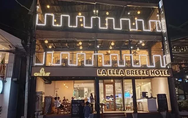 Отель Oak Ray La Ella Breeze
