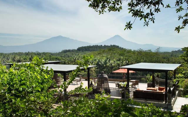 Отель Plataran Borobudur Resort and Spa