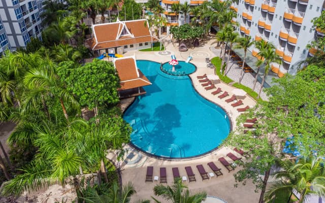 Отель Heeton Concept Pattaya by Compass Hospitality