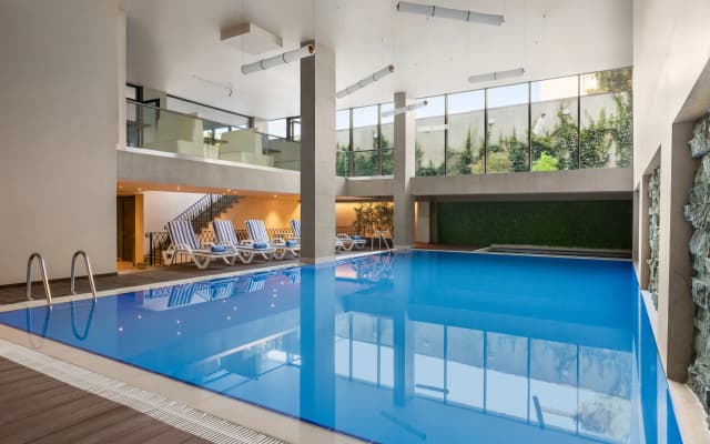 Отель Ramada By Wyndham Tbilisi Old City