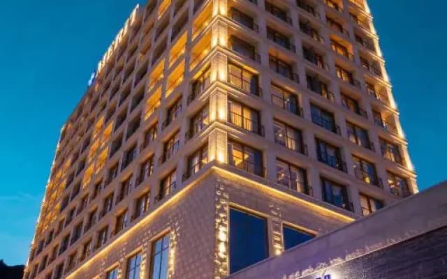 Отель Merit Starlit & Residence Hotel