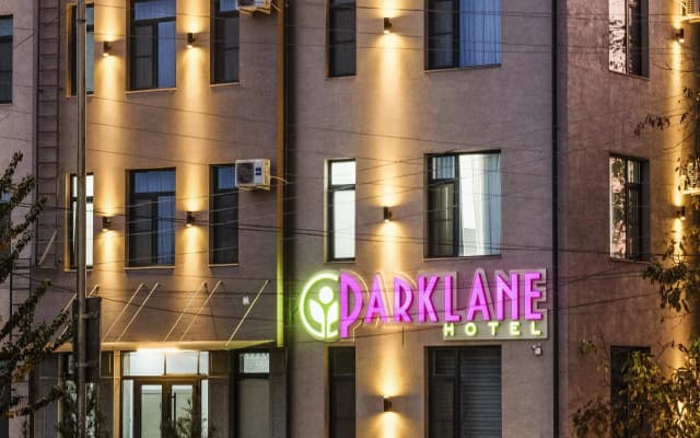 Отель Parklane