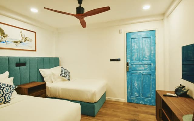 Отель Beach Hotel Dhigurah