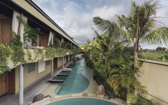 Курортный отель Sini Vie Resort & Spa Seminyak by Ini Vie Hospitality