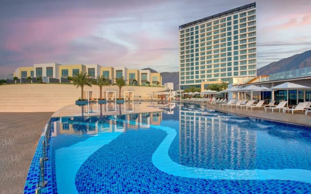 Курортный отель Royal M By Gewan Al Aqah Beach
