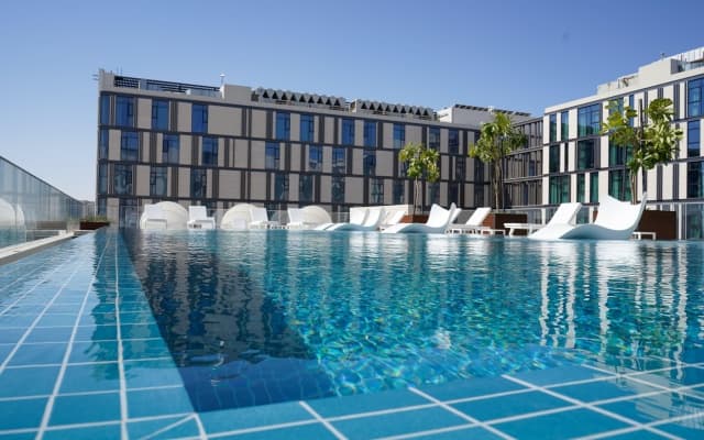 Staybridge Suites Dubai al-Maktoum Airport, an IHG Hotel