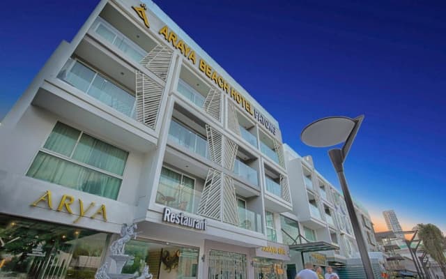 Отель Clarion Patong Beach