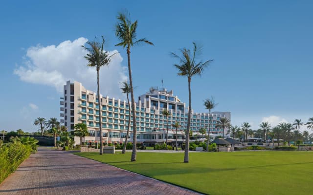 Курортный отель JA The- JA Beach