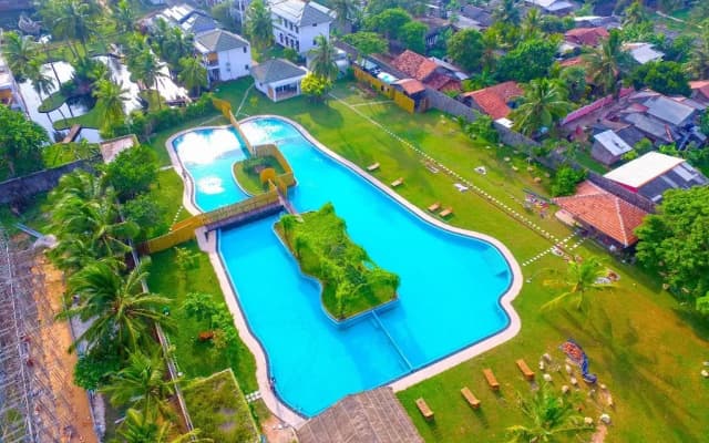 Отель Amaluna Resorts