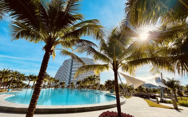 Отель The Light Beach Residences by Arena
