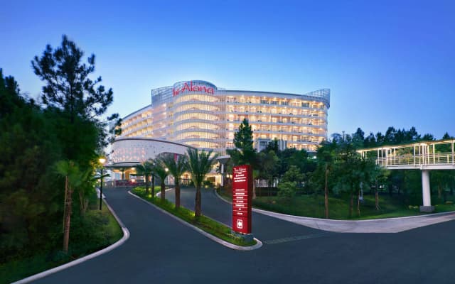 Отель The Alana Hotel and Conference - Sentul City