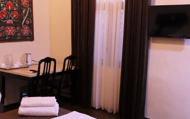 Гостевой дом Al Bukhari Hotel