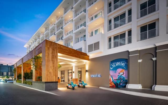 Отель M Social Hotel Phuket