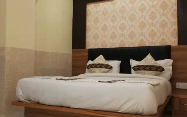 New Pathik Hotel
