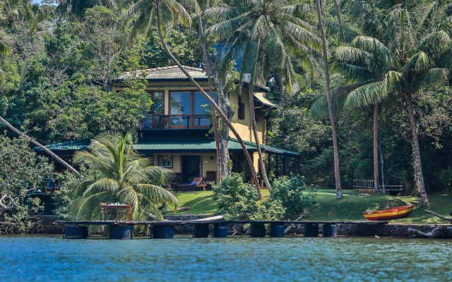 Вилла South Point Cottage 3 bedrooms Lake front