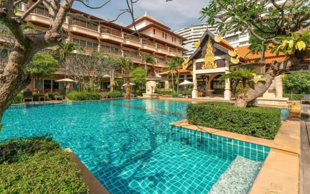 Курортный отель Avalon Beach Resort