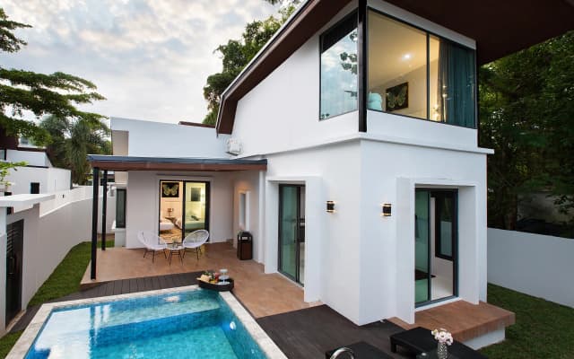 Курортный отель Nariya Bayfront Phuket