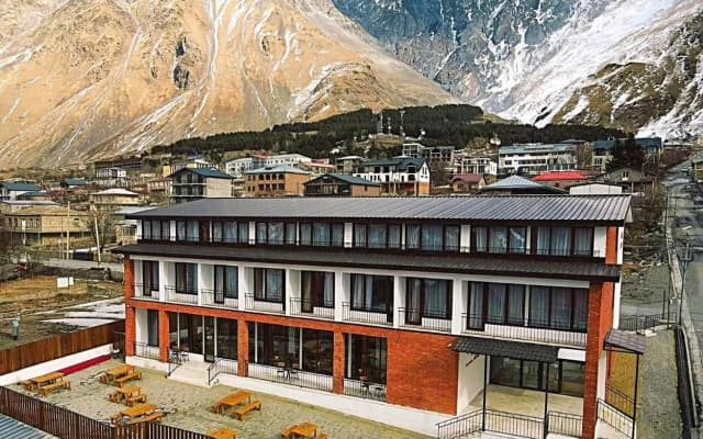 Отель Mountain House Kazbegi