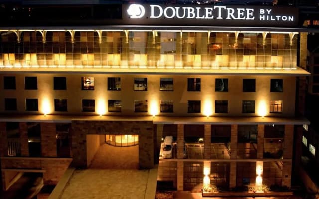 Отель DoubleTree by Hilton Nairobi Hurlingham