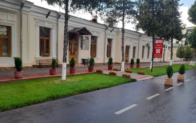 Отель Yangi Sharq Hotel