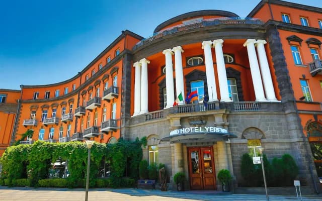 Отель Grand Hotel Yerevan