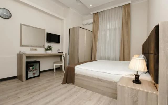 Deluxe City Boutique Hotel