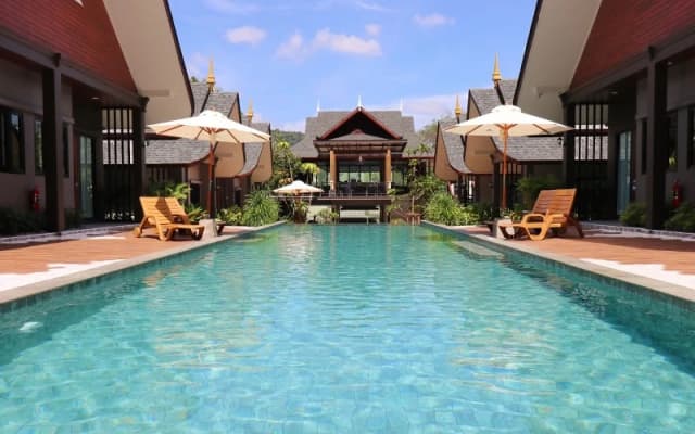 Отель The Scene Cliff View Villas
