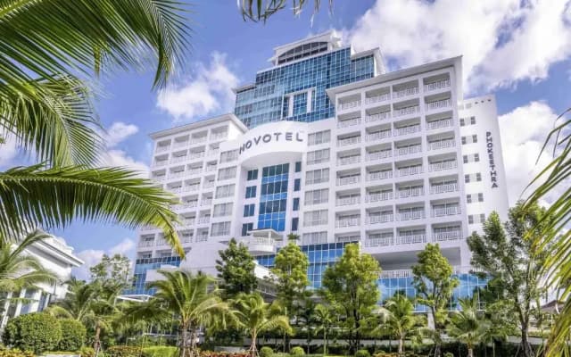 Novotel Phuket City Phokeethra Hotel