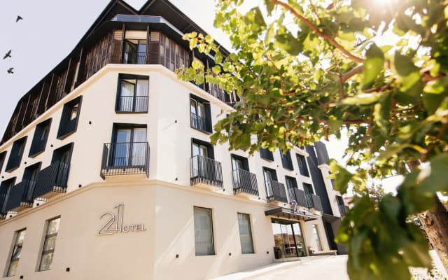 Отель Hotel 21