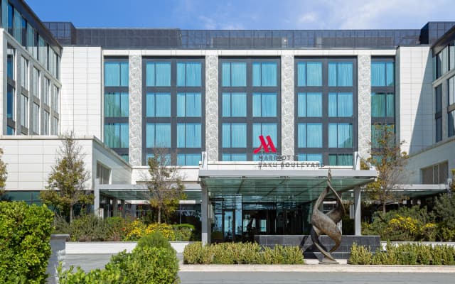 Отель Baku Marriott Hotel Boulevard
