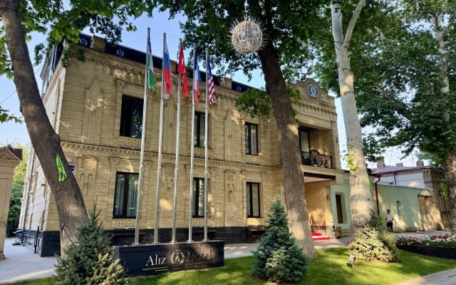 Отель Aliz Boulevard
