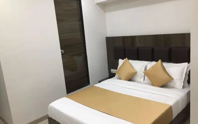 Отель The Best Hotel Mumbai