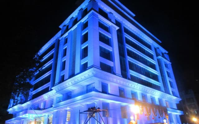 Отель The Byke Suraj Plaza Veg