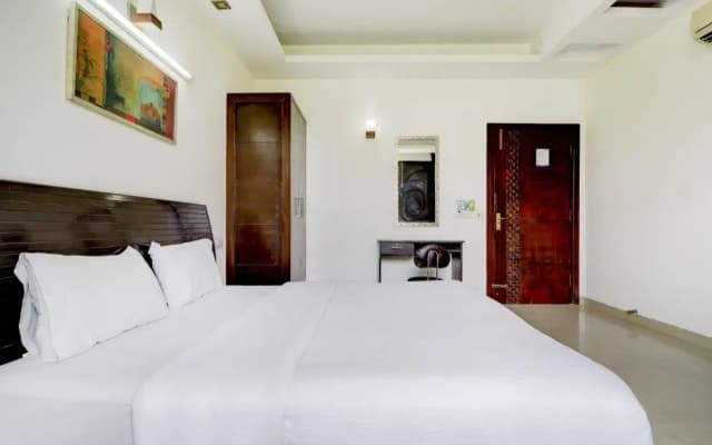 Отель Blue Moon Residency Hotel & Restaurant