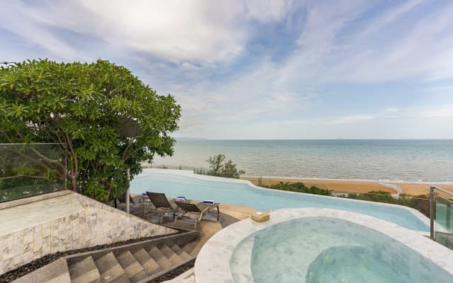Отель Bayphere Hotel Pattaya