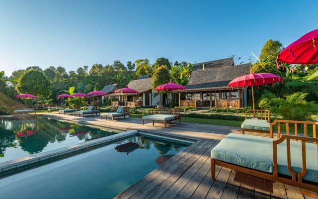 Курортный отель Resort Umah  Lusa